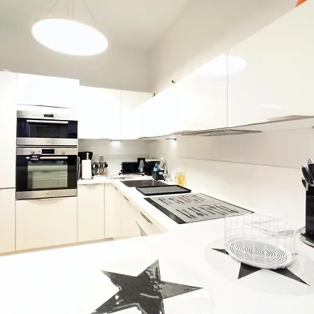 Viva Riviera - Modern Brand New 1 Bedroom Palais Foch Apartament Cannes